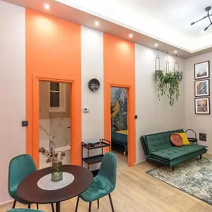  Apartment E13 Extravagant Studio