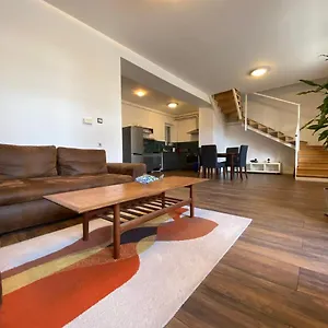 2 Bedroom 107 M2 Loft With Balcony Apartamento